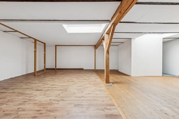 Pronájem bytu 3+1 180 m², Bergheim Pronájem bytu 3+1 180 m², Bergheim