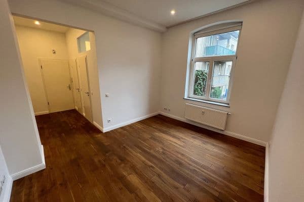 Pronájem bytu 1+1 28 m², Höfestrasse 4, Köln Pronájem bytu 1+1 28 m², Höfestrasse 4, Köln