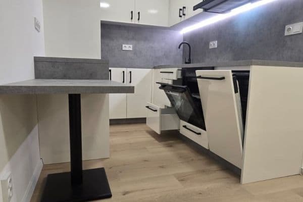 Pronájem bytu 2+kk 40 m², Pod Strání, Praha Pronájem bytu 2+kk 40 m², Pod Strání, Praha
