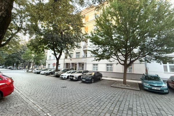 Pronájem bytu 2+1 70 m², Národní obrany, Praha Pronájem bytu 2+1 70 m², Národní obrany, Praha