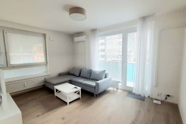 Pronájem bytu 2+1 51 m², Trnavská cesta, Bratislava Pronájem bytu 2+1 51 m², Trnavská cesta, Bratislava