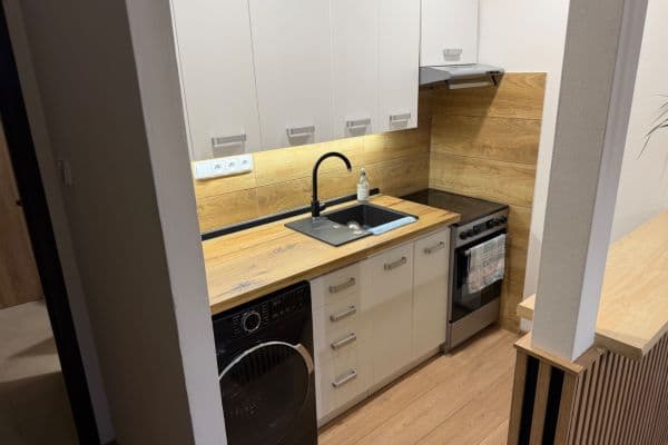 Prodej bytu 1+kk 27 m², Dolní Jasenka, Vsetín, Zlínský kraj Prodej bytu 1+kk 27 m², Dolní Jasenka, Vsetín, Zlínský kraj