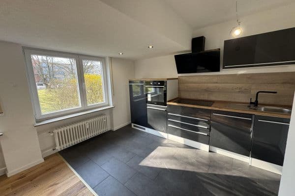 Pronájem bytu 2+1 56 m², Stuttgart Pronájem bytu 2+1 56 m², Stuttgart