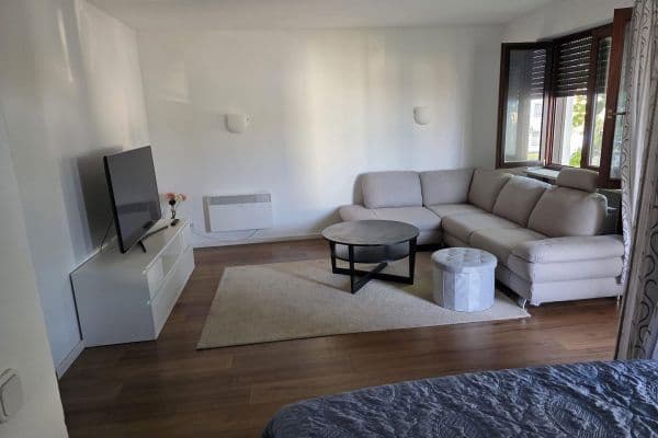 Pronájem bytu 1+1 39 m², Taunusstraße 7, Kelkheim Pronájem bytu 1+1 39 m², Taunusstraße 7, Kelkheim