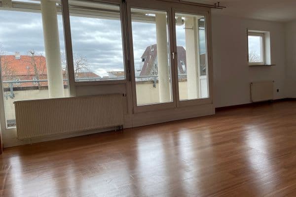 Pronájem bytu 3+1 85 m², Alleenstr. 79, Kirchheim unter Teck Pronájem bytu 3+1 85 m², Alleenstr. 79, Kirchheim unter Teck