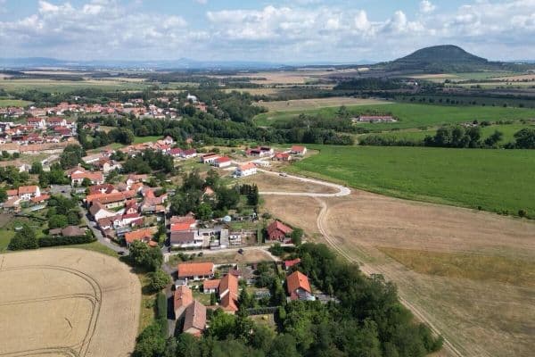 Prodej pozemku 1.123 m², Straškov-Vodochody Prodej pozemku 1.123 m², Straškov-Vodochody