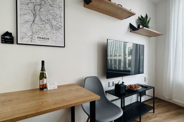 Prodej bytu 1+kk 22 m², Plzeňská, Praha Prodej bytu 1+kk 22 m², Plzeňská, Praha