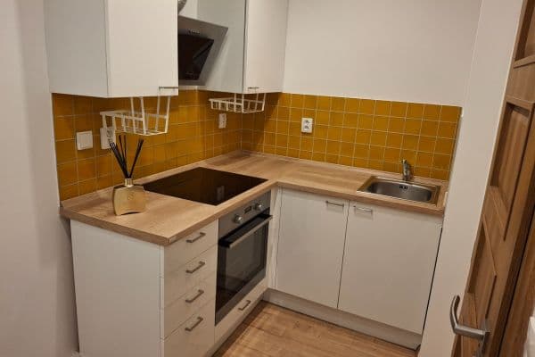 Prodej bytu 2+kk 35 m², Kapraďová, Praha Prodej bytu 2+kk 35 m², Kapraďová, Praha