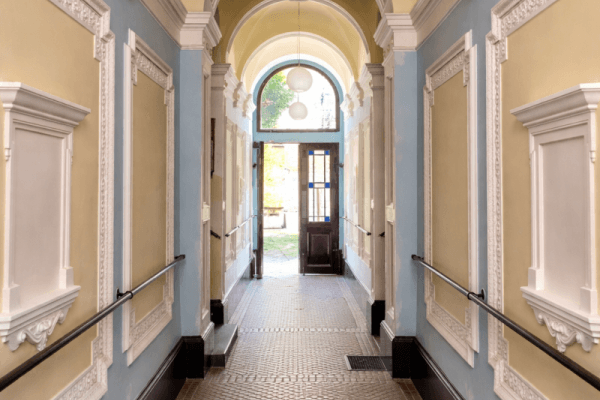 Pronájem bytu 2+1 56 m², Všehrdova, Praha Pronájem bytu 2+1 56 m², Všehrdova, Praha