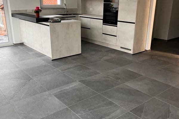 Pronájem bytu 3+1 85 m², Sindelfingen Pronájem bytu 3+1 85 m², Sindelfingen