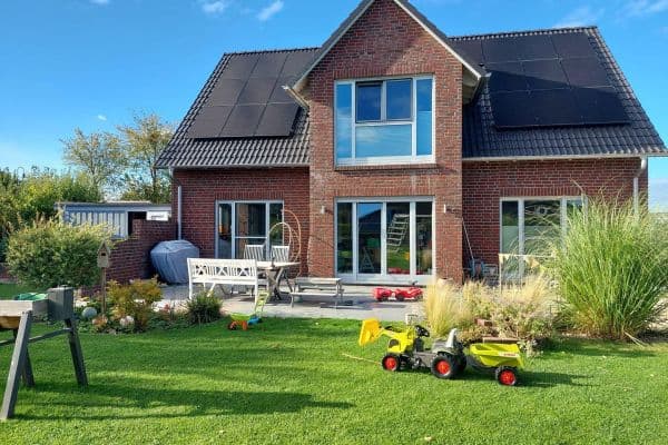 Prodej domu 147 m², pozemek 866 m², Haseldorf Prodej domu 147 m², pozemek 866 m², Haseldorf