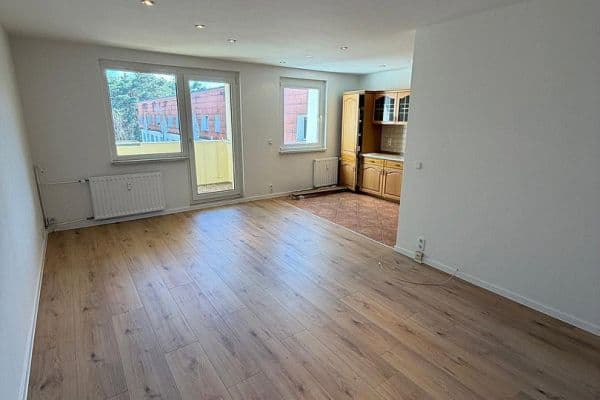 Pronájem bytu 3+1 68 m², Friedensstr. 18c, Bestensee Pronájem bytu 3+1 68 m², Friedensstr. 18c, Bestensee