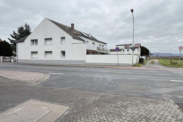 Prodej domu 300 m², pozemek 1.050 m², Darmstädterstrasse 3, Pfungstadt Prodej domu 300 m², pozemek 1.050 m², Darmstädterstrasse 3, Pfungstadt