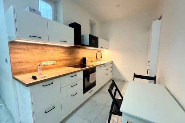 Prodej bytu 3+1 80 m², 5. května, Praha Prodej bytu 3+1 80 m², 5. května, Praha