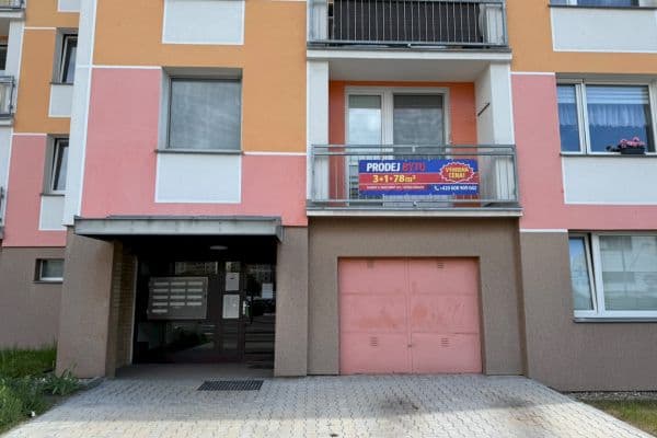 Prodej bytu 3+1 78 m², Brožíkova, Hradec Králové Prodej bytu 3+1 78 m², Brožíkova, Hradec Králové