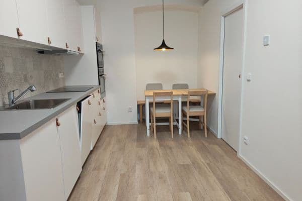 Pronájem bytu 1+1 36 m², Šlikova, Praha Pronájem bytu 1+1 36 m², Šlikova, Praha