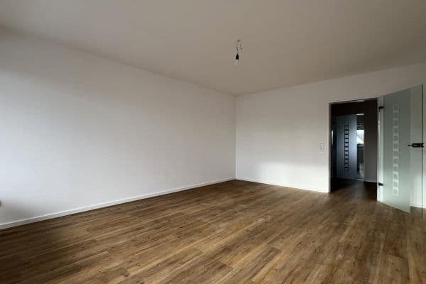 Pronájem bytu 3+1 76 m², Leverkusen Pronájem bytu 3+1 76 m², Leverkusen