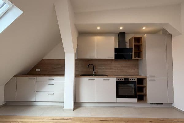 Pronájem bytu 3+1 75 m², Ebersstraße 58, Berlin, Berlín Pronájem bytu 3+1 75 m², Ebersstraße 58, Berlin, Berlín