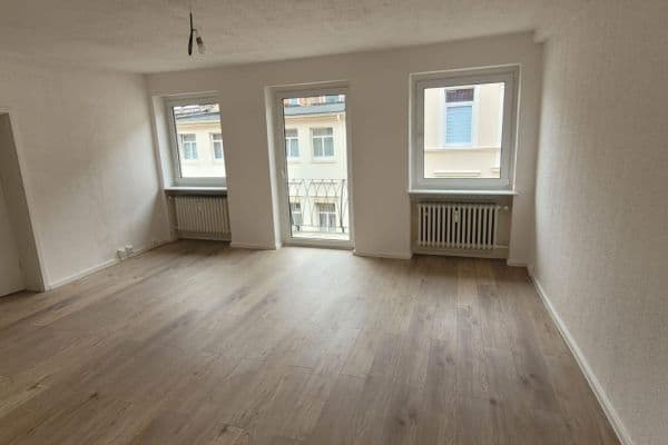 Pronájem bytu 5+1 112 m², Neumärker Straße 7, Helmstedt, Dolní Sasko Pronájem bytu 5+1 112 m², Neumärker Straße 7, Helmstedt, Dolní Sasko