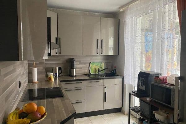 Prodej bytu 3+1 100 m², Wuppertal Prodej bytu 3+1 100 m², Wuppertal