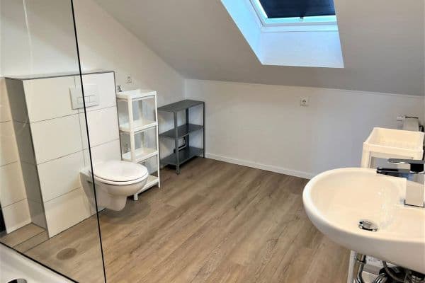 Pronájem bytu 4+1 89 m², Wilhelmstraße 75, Eislingen Pronájem bytu 4+1 89 m², Wilhelmstraße 75, Eislingen