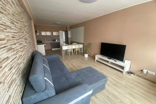 Pronájem bytu 2+kk 57 m², náměstí 5. května, Čelákovice Pronájem bytu 2+kk 57 m², náměstí 5. května, Čelákovice