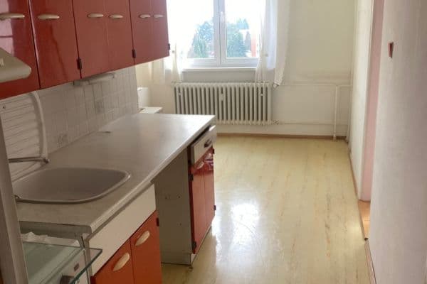 Prodej bytu 3+1 60 m², Lidická, Karlovy Vary Prodej bytu 3+1 60 m², Lidická, Karlovy Vary