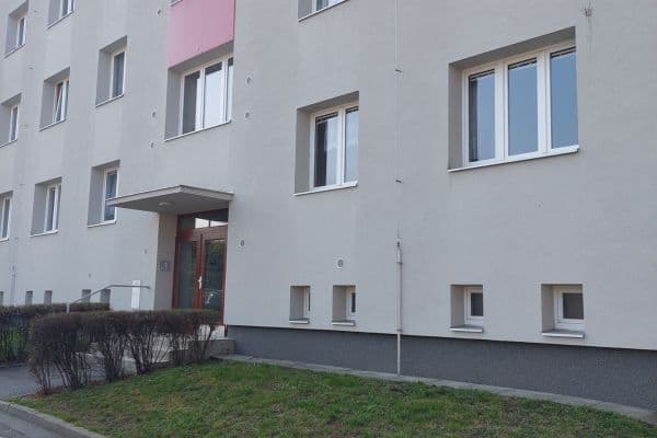 Prodej bytu 3+1 70 m², Slovenská, Chrudim Prodej bytu 3+1 70 m², Slovenská, Chrudim