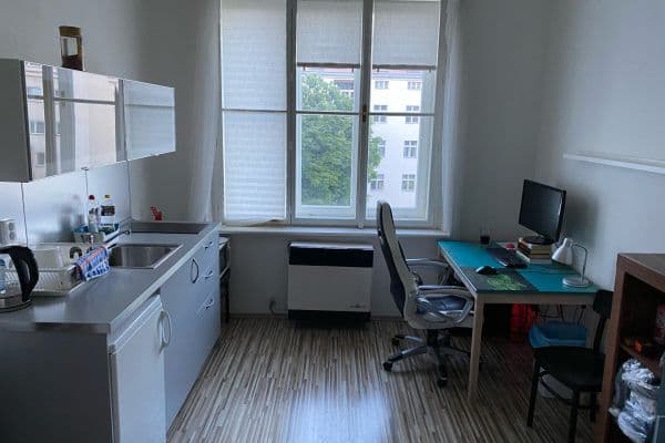 Pronájem bytu 1+kk 22 m², Sportovní, Praha Pronájem bytu 1+kk 22 m², Sportovní, Praha