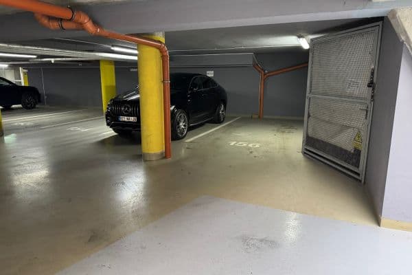 Prodej garáže 45 m², Na Harfě, Praha Prodej garáže 45 m², Na Harfě, Praha