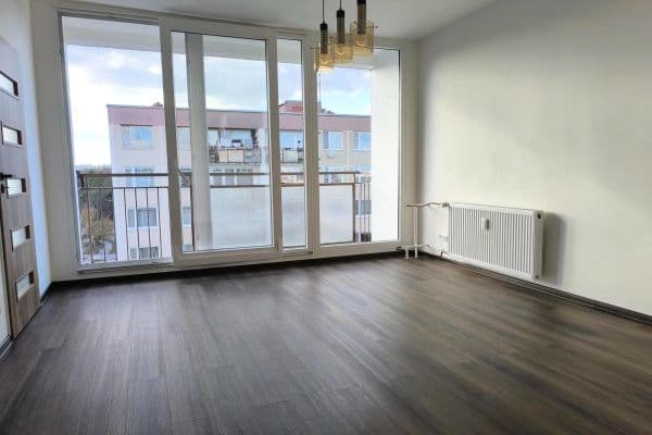 Prodej bytu 3+1 67 m², Lohniského, Praha Prodej bytu 3+1 67 m², Lohniského, Praha