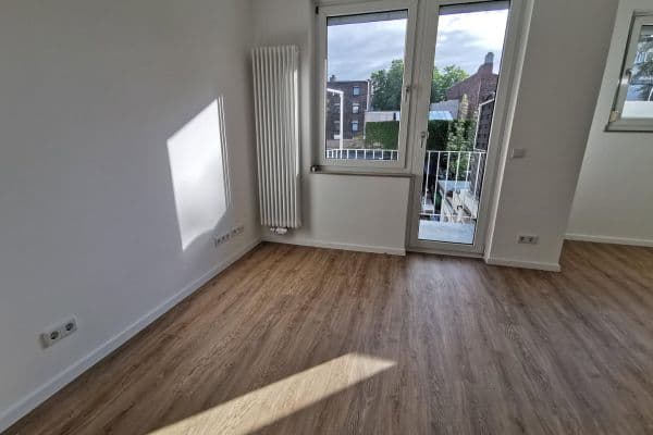 Pronájem bytu 1+1 30 m², Düsseldorf Pronájem bytu 1+1 30 m², Düsseldorf