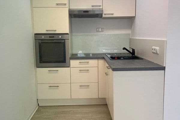 Pronájem bytu 1+1 37 m², Baldhamer Straße 39, Vaterstetten, Bavorsko Pronájem bytu 1+1 37 m², Baldhamer Straße 39, Vaterstetten, Bavorsko