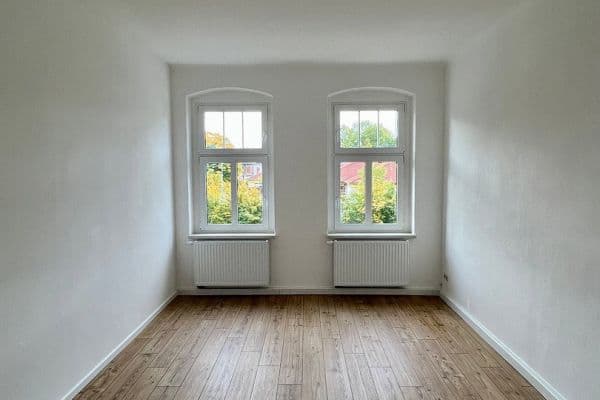 Pronájem bytu 3+1 78 m², Ernst-Thälmann-Straße 17, Hainichen Pronájem bytu 3+1 78 m², Ernst-Thälmann-Straße 17, Hainichen