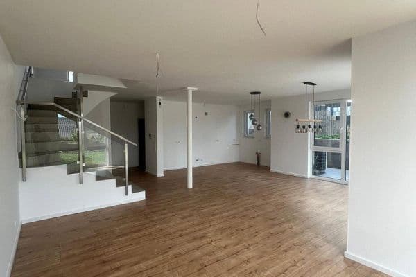 Pronájem domu 182 m², pozemek 334 m², Schwester Anna Straße 4b, Rümmelsheim Pronájem domu 182 m², pozemek 334 m², Schwester Anna Straße 4b, Rümmelsheim