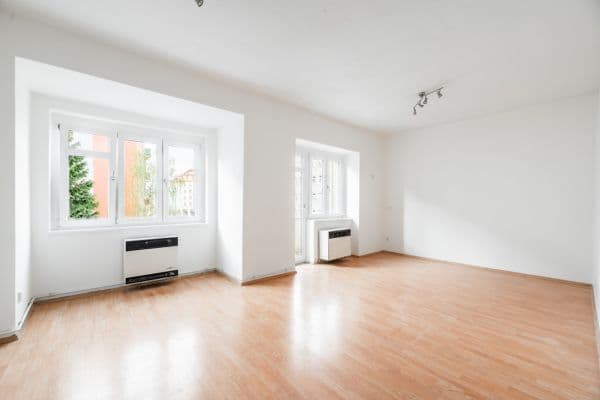 Prodej bytu 2+1 68 m², Kloboučnická, Praha Prodej bytu 2+1 68 m², Kloboučnická, Praha