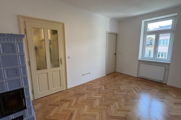 Pronájem bytu 3+1 69 m², Komenského, Opava Pronájem bytu 3+1 69 m², Komenského, Opava