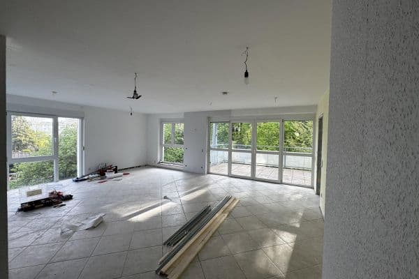 Pronájem bytu 5+1 160 m², Bruchköbel Pronájem bytu 5+1 160 m², Bruchköbel