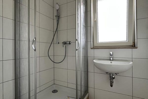 Pronájem bytu 3+1 51 m², Alte Holzhausener Straße 8, Leipzig, Sasko Pronájem bytu 3+1 51 m², Alte Holzhausener Straße 8, Leipzig, Sasko