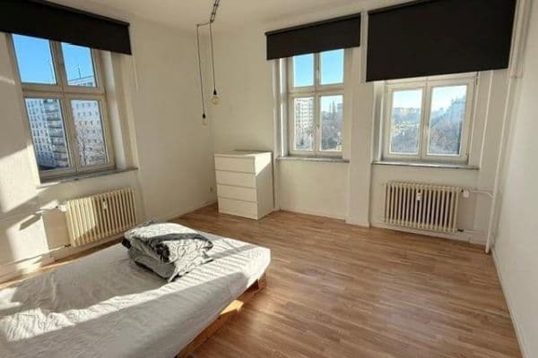 Prodej bytu 4+1 96 m², Andreasstraße 46, Berlin, Berlín Prodej bytu 4+1 96 m², Andreasstraße 46, Berlin, Berlín