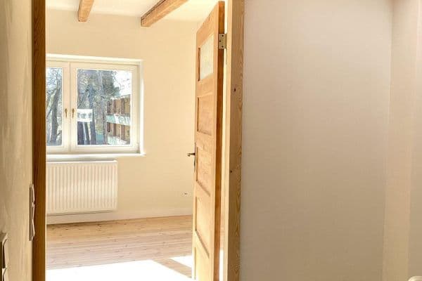 Prodej domu 120 m², pozemek 165 m², Hochsitzweg 115, Berlin Prodej domu 120 m², pozemek 165 m², Hochsitzweg 115, Berlin