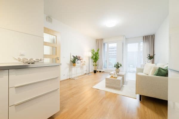 Pronájem bytu 2+kk 58 m², Na Zlatě, Praha Pronájem bytu 2+kk 58 m², Na Zlatě, Praha