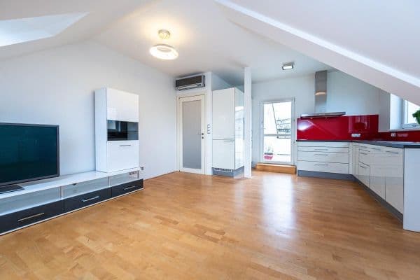 Prodej bytu 2+kk 62 m², Bělocerkevská, Praha Prodej bytu 2+kk 62 m², Bělocerkevská, Praha