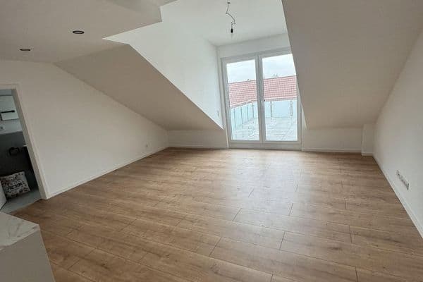 Pronájem bytu 1+1 35 m², Breitenweg 1 A, Römerberg Pronájem bytu 1+1 35 m², Breitenweg 1 A, Römerberg