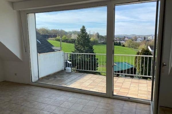 Prodej bytu 4+kk 100 m², Fahrenberg 32a, Essen Prodej bytu 4+kk 100 m², Fahrenberg 32a, Essen