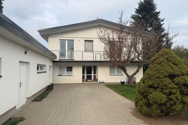 Prodej domu 253 m², pozemek 900 m², Kosatcová, Průhonice Prodej domu 253 m², pozemek 900 m², Kosatcová, Průhonice