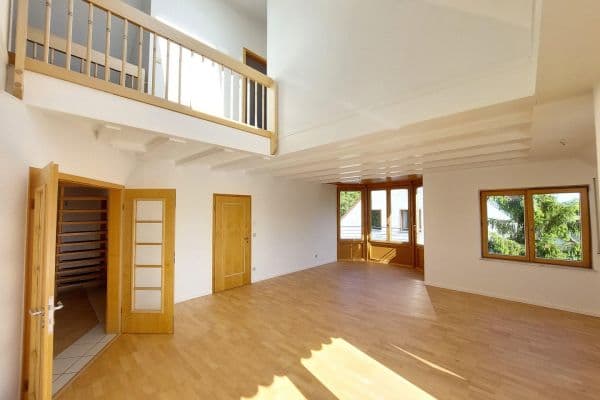 Pronájem bytu 5+1 147 m², Friedenstraße 45, Wiesbaden, Hessen Pronájem bytu 5+1 147 m², Friedenstraße 45, Wiesbaden, Hessen