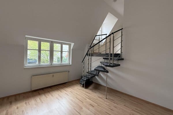 Pronájem bytu 3+1 97 m², Rathhausstraße 7, Hofheim Pronájem bytu 3+1 97 m², Rathhausstraße 7, Hofheim