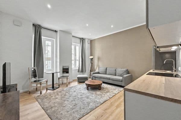 Pronájem bytu 2+1 40 m², Köln, Severní Porýní-Vestfálsko Pronájem bytu 2+1 40 m², Köln, Severní Porýní-Vestfálsko