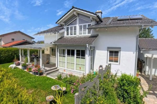 Prodej domu 218 m², pozemek 513 m², Bruckmühl, Bavorsko Prodej domu 218 m², pozemek 513 m², Bruckmühl, Bavorsko
